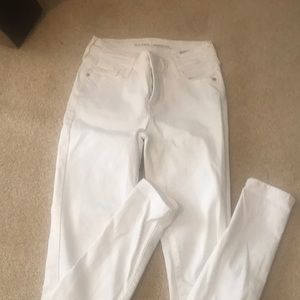 White jean pants! Amazing condition, never worn